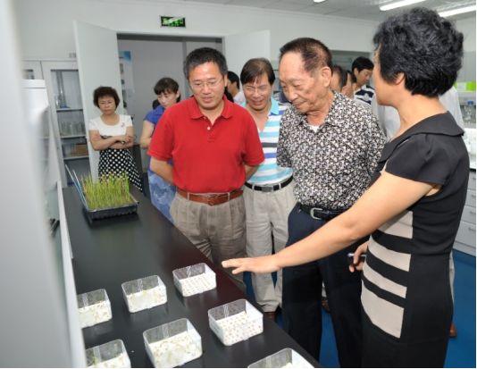 邓兴旺：从耶鲁讲台到潍坊农田(图2)