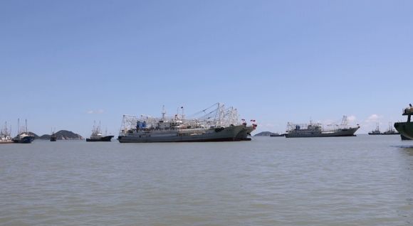 奔赴印度洋!这次台州渔民还带着重要任务→(图2) 奔赴印度洋!这次台州渔民还带着重要任务→(图2)