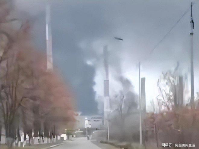 乌克兰遭核打击警告俄军发射13枚“全球禁止”导弹(图4) 乌克兰遭核打击警告俄军发射13枚“全球禁止”导弹(图4)